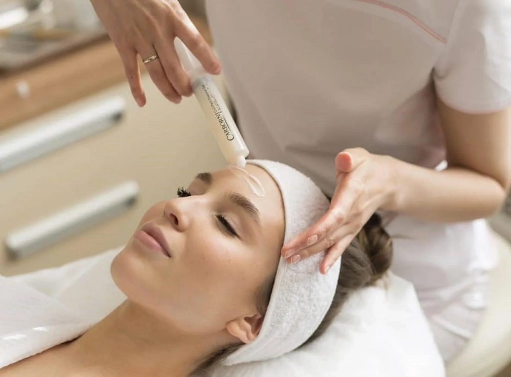 کلینیک زیبایی الماس 